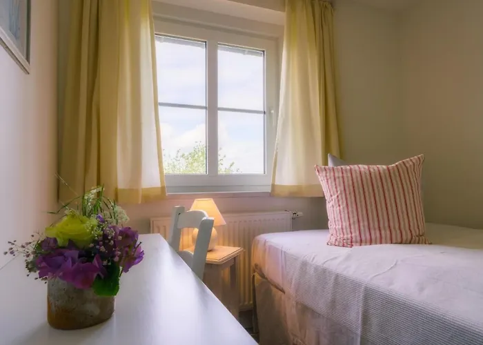 Berghaus Falkenhorst *