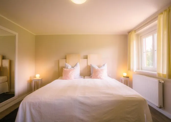 Berghaus Falkenhorst *